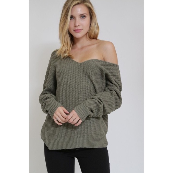 💚Open Back Twist Off the Shoulder Sweater - Picture 2 of 6